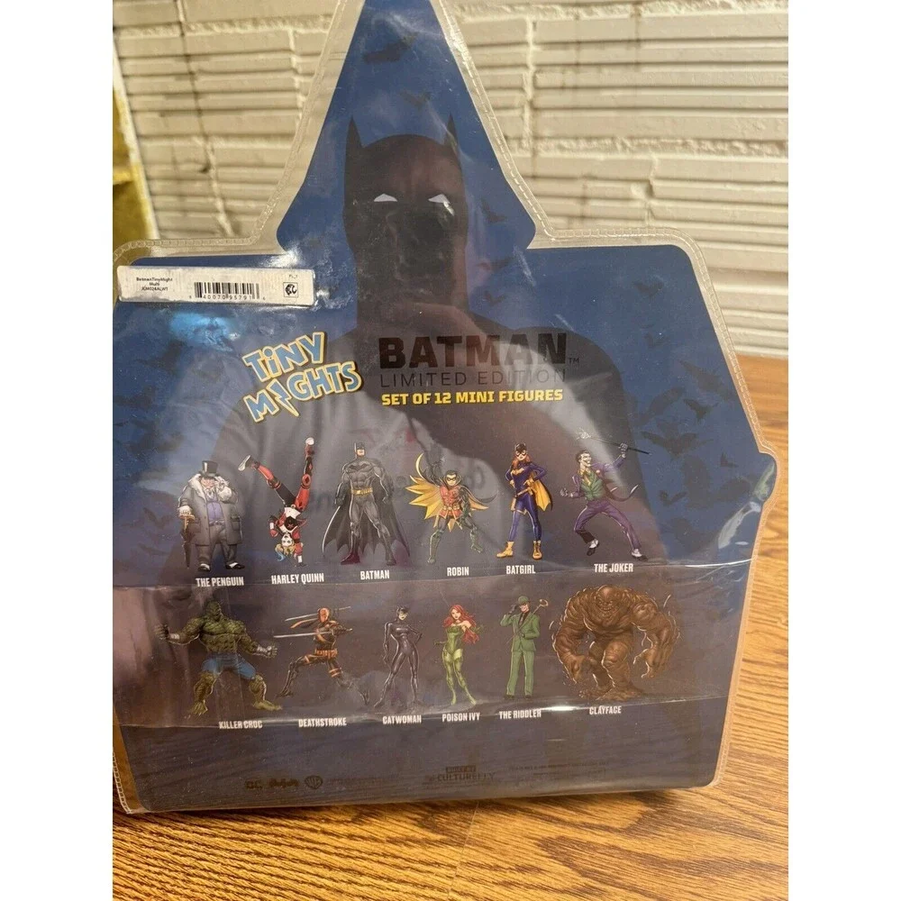 CultureFly Tiny Mights - Batman: Arkham Asylum LE - 12 Action‎ Figures -